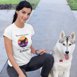 Moteriški marškinėliai "Gyvenimas geresnis su šunimis"