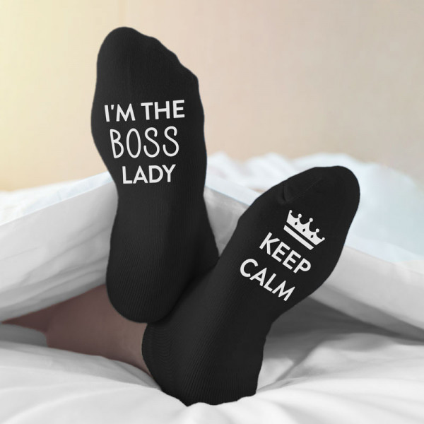 Moteriškos kojinės su spauda ant padų „Keep calm.I'm the boss lady“ 