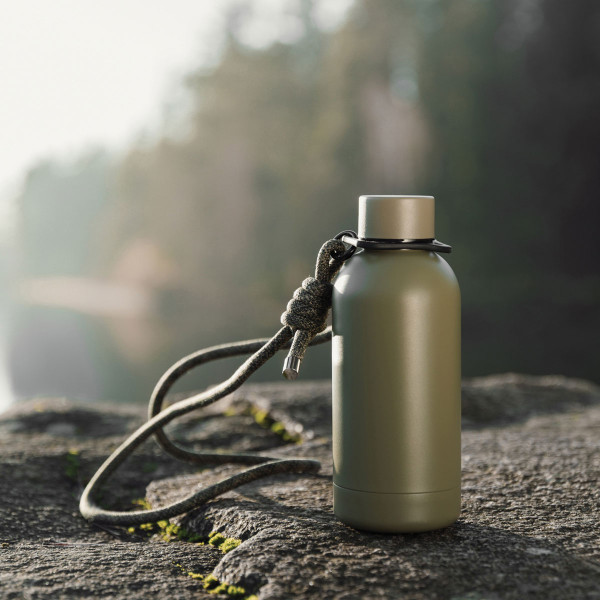 Metalinė termo gertuvė "VINGA Parks" su Jūsų graviruotu tekstu (400ml)