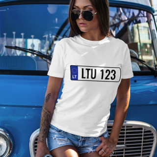 Moteriški marškinėliai "Automobilio numeris" su Jūsų pasirinktu valstybiniu numeriu