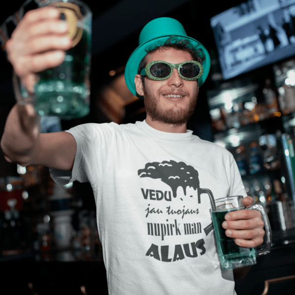Marškinėliai "Vedu jau tuojaus, nupirk man alaus" Marškinėliai "Vedu jau tuojaus, nupirk man alaus"